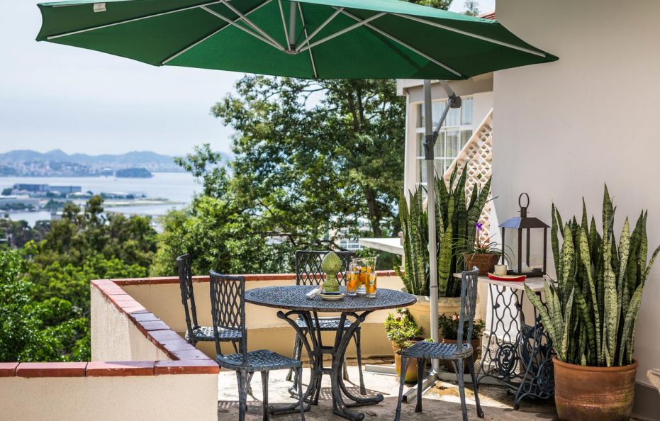 Bebe House With Lake View
